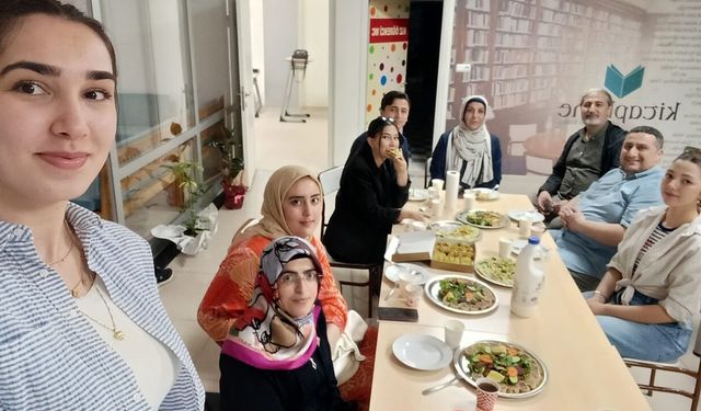 Arapça Konuşma Kursu çiğköfte sürpriziyle tamamlandı