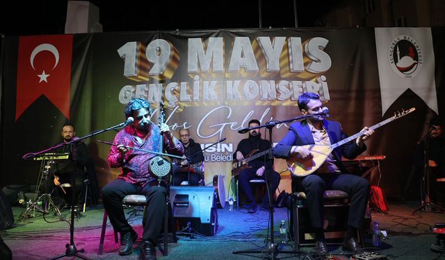 Sungurlu’da 19 Mayıs coşkusu türkülerle yaşandı