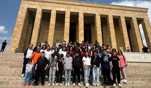 İskilipli öğrenciler Anıtkabir’de duygu dolu anlar yaşadı