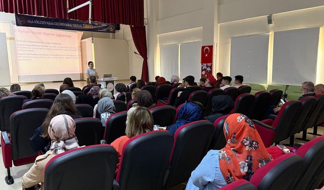 Engelsiz Yaşam Merkezi personeline hijyen ve enfeksiyon eğitimi