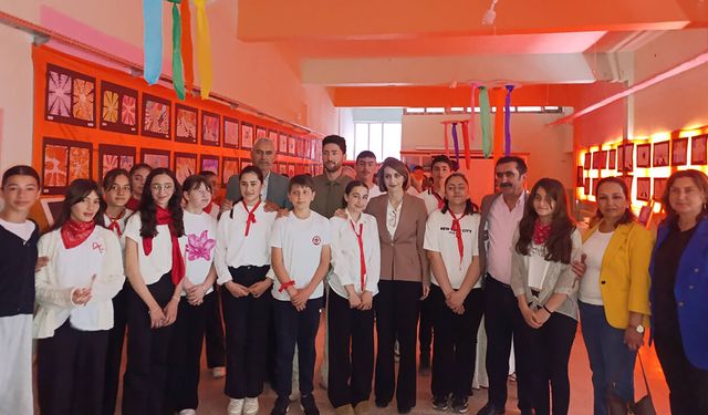 Mecitözü’nde “Düşler Sokağı” sergisi ve tiyatro gösterisi düzenlendi