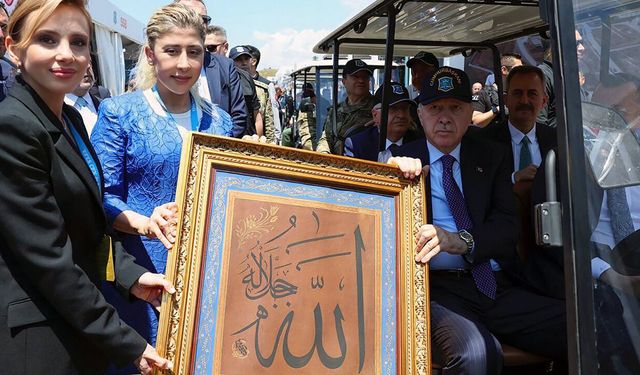 Cumhurbaşkanı Erdoğan’dan Arca Savunma’ya ziyaret