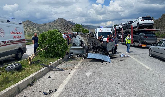 Çorum'da takla atan otomobildeki 4 kişi yaralandı