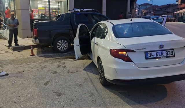 Çorum’da korkutan zincirleme kaza! Alkollü sürücünün çarpma anı kameraya yansıdı