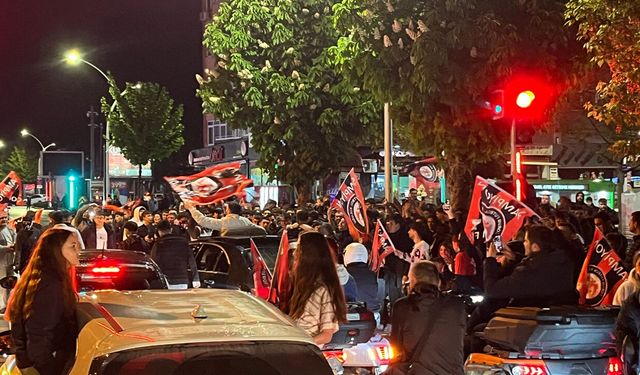 Çorum FK taraftarları yarı final galibiyetini coşkuyla kutladı