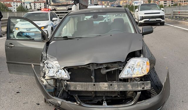 Çorum'da tırla otomobil çarpıştı: 1 yaralı