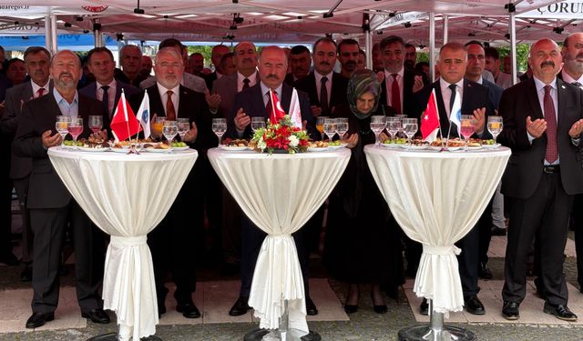 Çorum’da bayramlaşma programına yoğun katılım