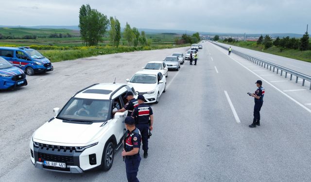 Alaca’da jandarma ekiplerinden sıkı bayram denetimi
