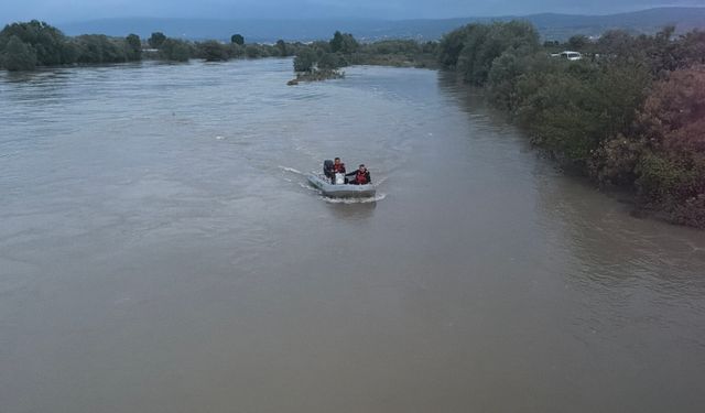 Kelkit Çayı'nda kaybolan 2 genç için seferberlik: Çorum AFAD ekibi de bölgede