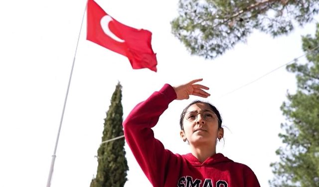 Çorum'da öğrencilerinden işaret diliyle İstiklal Marşı klibi