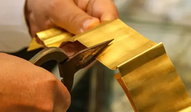 Kuyumcular ve rafineriler karşı karşıya: Çekili altın krizi büyüyor