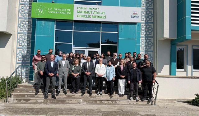 Gençlik liderlerine hizmet içi gelişim eğitimi verildi
