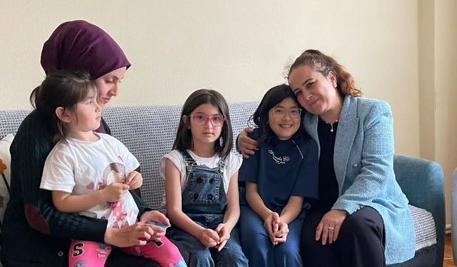 AK Parti Kadın Kolları’ndan aile ziyareti