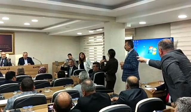 Çorum İl Genel Meclisi’nde yatırım programı krizi: Toplantı basına kapatıldı