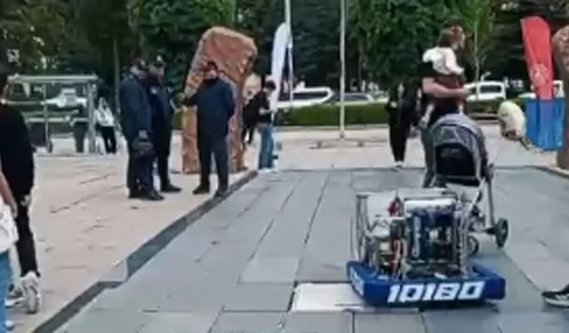 ÇOROBOT takımı 19 Mayıs meydanında teknoloji şovu yaptı