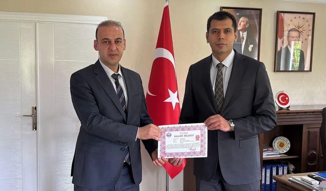Kargı Kaymakamı Akman’dan Kılpelit’e başarı belgesi