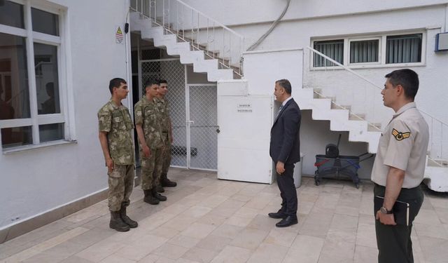 Kaymakam Duman'dan Askerlik Şubesi'ne ziyaret