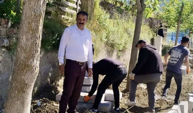 Fevzi Çakmak Caddesi'nde kaldırım yenileme çalışmaları sürüyor