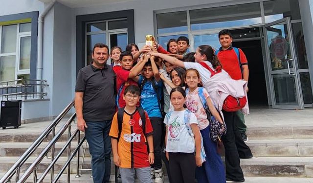 75. Yıl Cumhuriyet İlkokulu’ndan çifte başarı