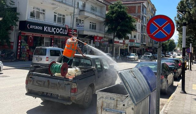 Osmancık'ta çöp konteynerleri dezenfekte ediliyor