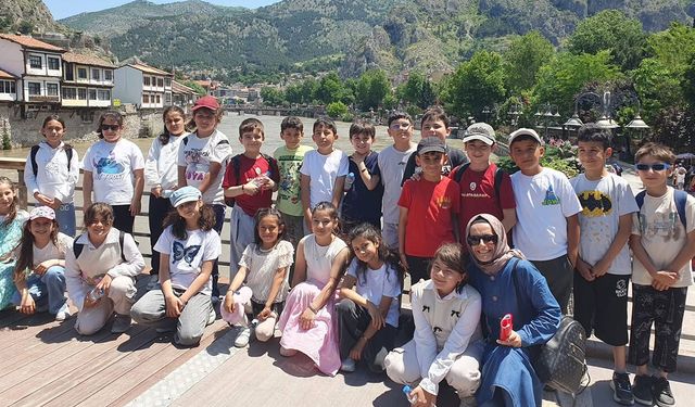 Osmancık Belediyesi'nden öğrencilere Amasya gezisi desteği