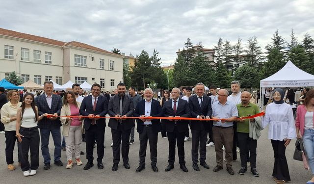 Atatürk Anadolu Lisesi'nde kermes düzenlendi