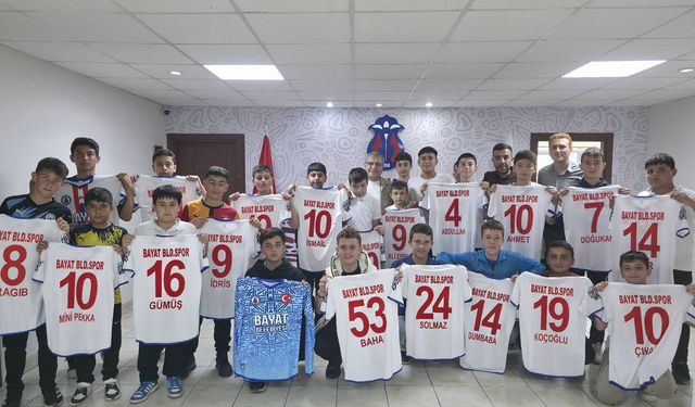 Geleceğin Yıldızlarına Başkan Ünlü’den anlamlı destek!