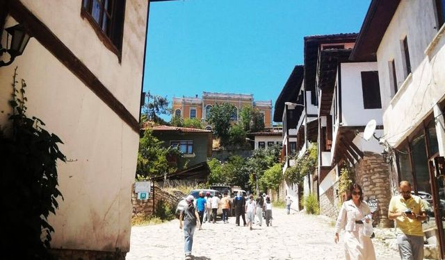 Ödül gezisine çıktılar: Tarihi kente hayran kaldılar
