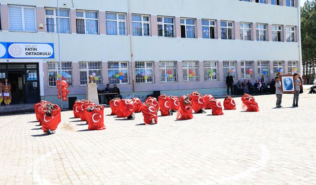 Alaca’da eğitim yılı renkli gösterilerle tamamlandı