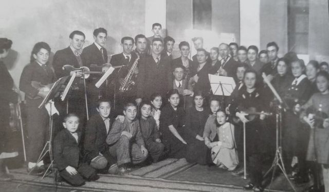 1930’larda Çorum Halkevi’nde kurulan müzik korosu