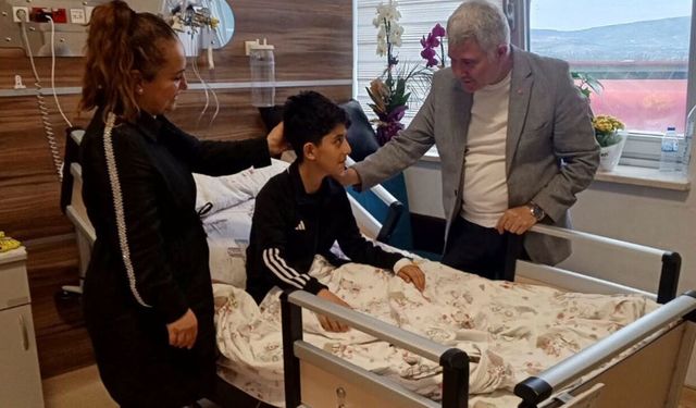 Semra Akyüz Özdağ’ın oğluna geçmiş olsun ziyareti