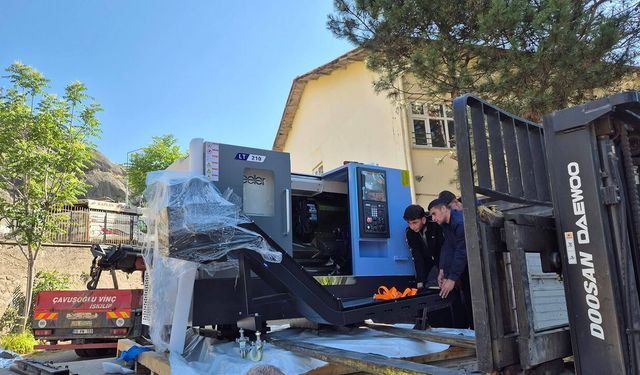 Çorum'daki Meslek Lisesi öğrencilerine anlamlı bağış