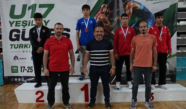 Güreşçilerden Türkiye Şampiyonasında büyük başarı