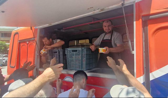 Alaca Belediyesi’nden vatandaşlara aşure ikramı