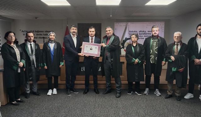 Av. Emre Gümüş ruhsatını aldı