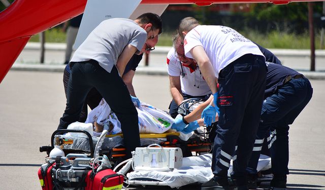 Balkondan düşüp ağır yaralandı: Ambulans helikopterle Ankara'ya sevk edildi