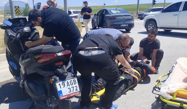 Çorum'da motosiklet ile otomobil çarpıştı: 1 yaralı
