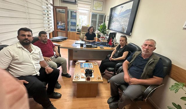 AK Parti'den yeni görevine başlayan Müdüre hayırlı olsun ziyareti