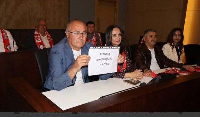 Erkan Özbal: Kılıçdaroğlu'na protesto: Mecliste döviz açtı