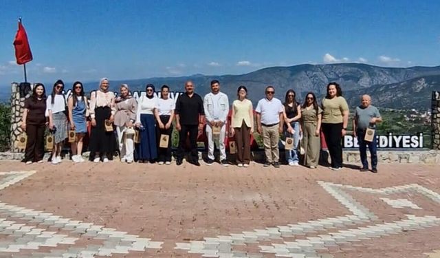 İskilip GSB kız yurdu öğrencilerinden Başkan İsbir’e ziyaret