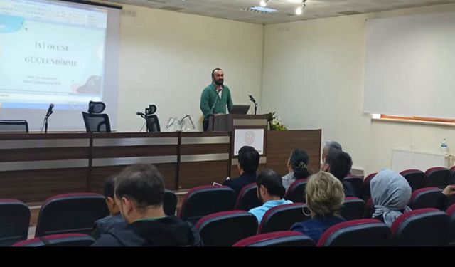 Çorum’da Rehber Öğretmenlere “Psikolojik İyi Oluş” Konferansı