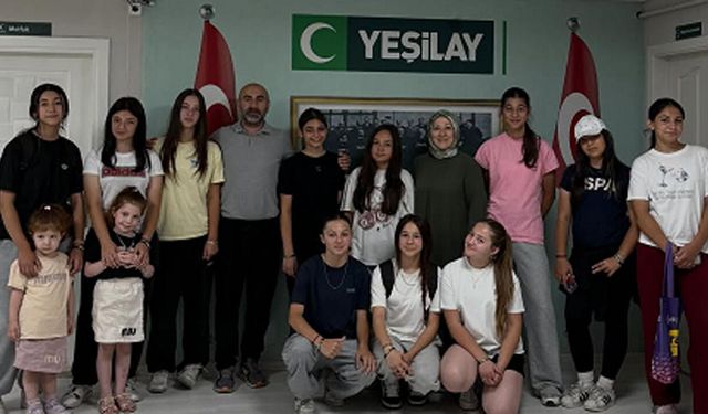 Genç Voleybolculardan Yeşilay Çorum Şubesi’ne Anlamlı Ziyaret