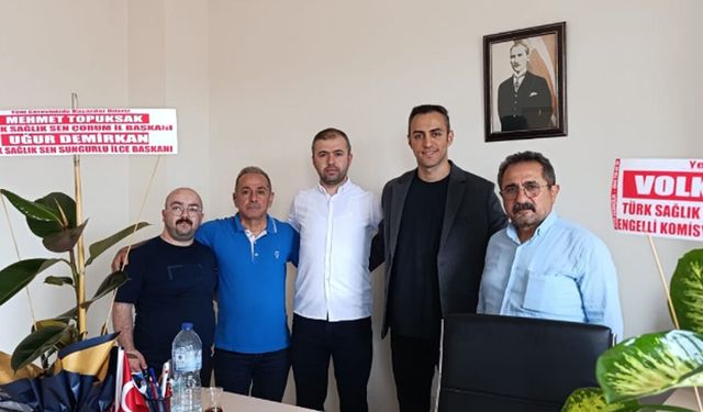 Sendika temsilcilerinden İlçe Sağlık Müdürü Ahmet Özsoy'a hayırlı olsun ziyareti