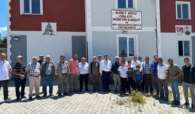 Buğet Köyü’nde Aşure Lokması Paylaşıldı, Şükür Kurbanı Kesildi