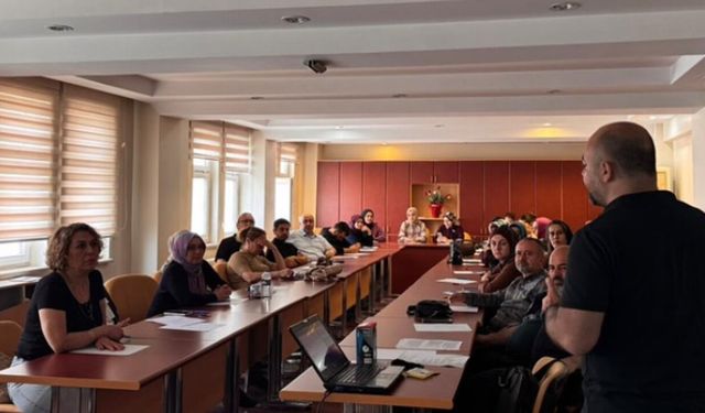 Aile ve Sosyal Hizmetler personeline psikolojik ilk yardım eğitimi