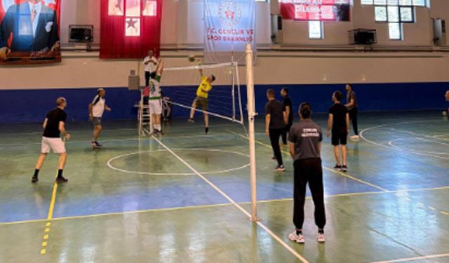 Uğurludağ’da Kurumlar Arası Voleybol Turnuvası Sona Erdi
