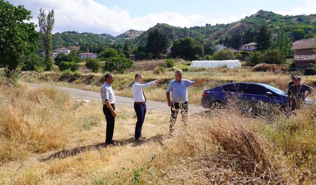 Çampınar Köyü’nde vatandaşlarla buluştu, inceleme yaptı