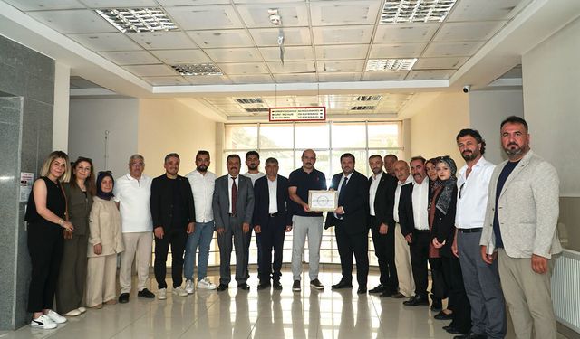 MHP Osmancık İlçe Başkanı Bekir Dağ mazbatasını aldı