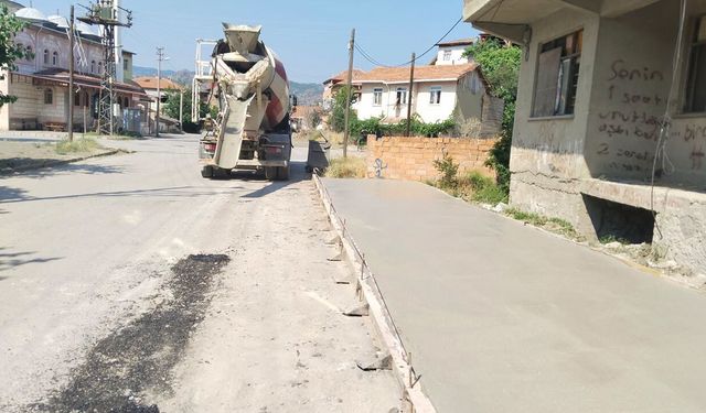 Hıdırlık Mahallesi’nde kaldırım çalışması yapıldı