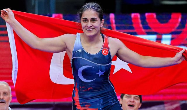 Özdenur Özmez Avrupa Şampiyonası'na galibiyetle başladı